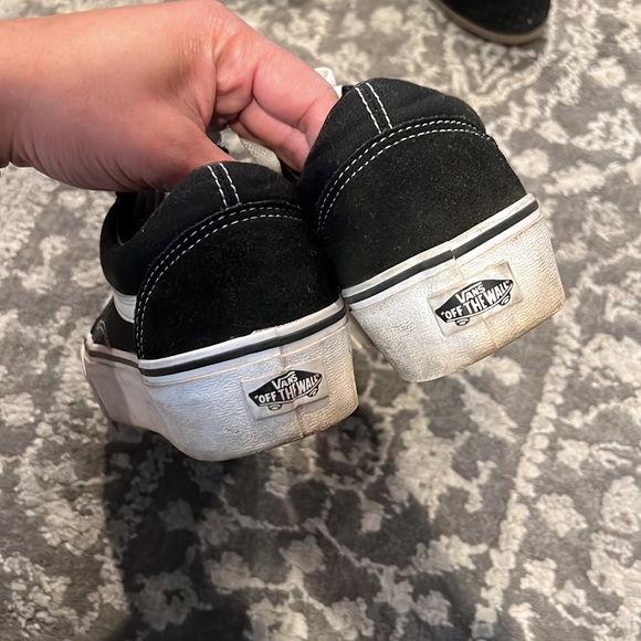 VANS - Picture 4 of 6